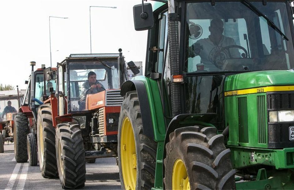 Αγρότες και κτηνοτρόφοι έκλεισαν τον ΒΟΑΚ – Δεν φεύγουν μέχρι να δικαιωθούν