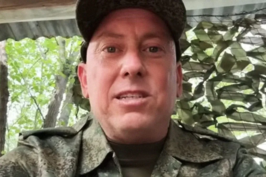 Βίντεο: Ο Αμερικανός Ντέρεκ Χάφμαν παραλαμβάνει το ρωσικό διαβατήριο