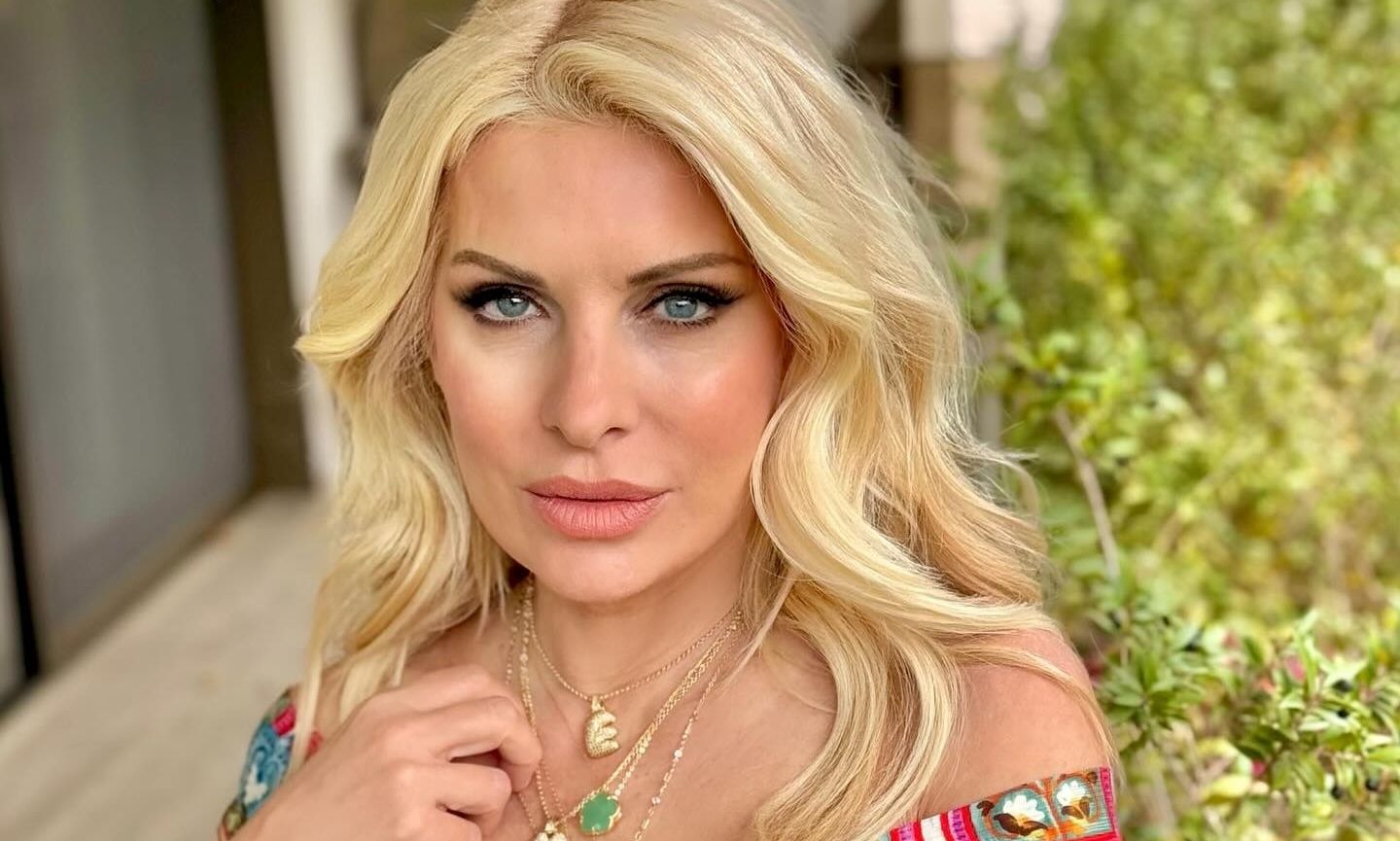 Ε.Μενεγάκη: Οι φωτογραφίες που δημοσίευσε με τον Μ.Παντζόπουλο στα Τζουμέρκα όπου γιόρτασε τα 56α γενέθλιά της