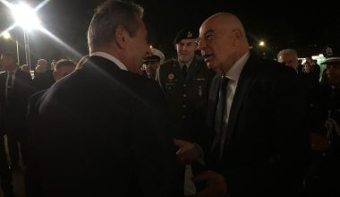 Ο διάλογος Ν.Δένδια με τον Π.Καμμένο: «Δεν σε γνώρισα» – «Μετά το κτήριο, άλλαξα κι εγώ» (φωτό)