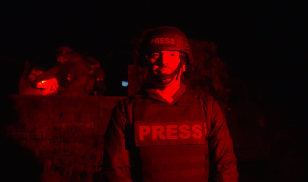 Βίντεο: Δημοσιογράφος της Die Welt παίρνει συνέντευξη από Ουκρανό στρατιώτη κι εκείνος σκοτώνεται ακαριαία (upd)