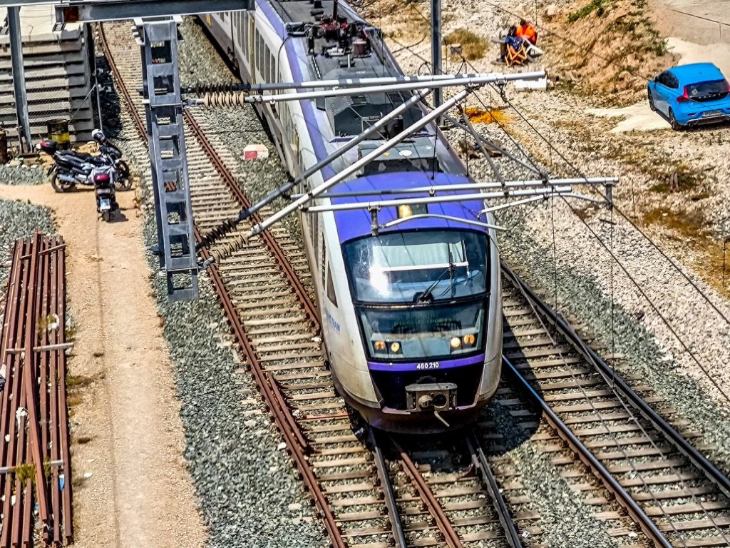 Αναστάτωση στην Πάτρα: 15χρονος κατέρρευσε ξαφνικά μέσα στον προαστιακό