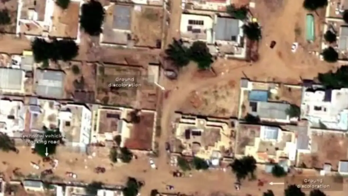 Σφαγή στο Σουδάν: Οι σοροί 2.000 που διακρίνονται από το διάστημα