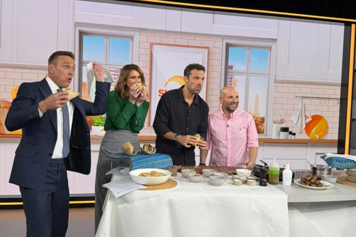 Γευστική δοκιμασία για τον Κ.Αργυρό σε πρωινή τηλεοπτική εκπομπή της Αυστραλίας: Έφαγε σουβλάκι από… καγκουρό