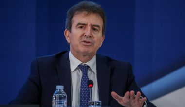 Αυστηροί αλλά ευγενικοί: Το μήνυμα Χρυσοχοΐδη στους νέους τροχονόμους