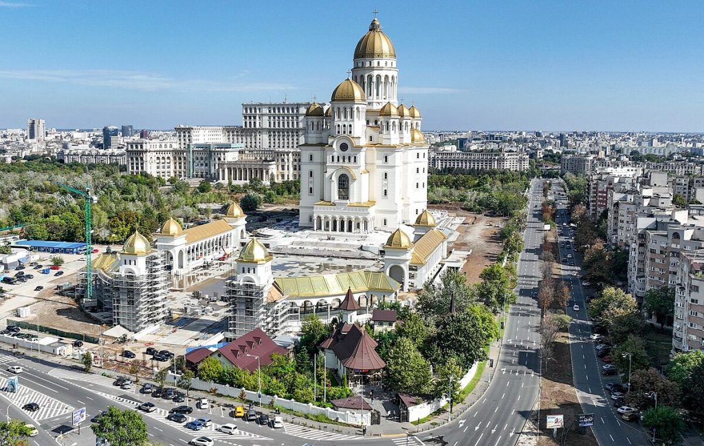 Ένα βήμα πριν ολοκληρωθεί ο μεγαλύτερος ορθόδοξος ναός της Ρουμανίας – Έχει ύψος 127 μέτρων (βίντεο)