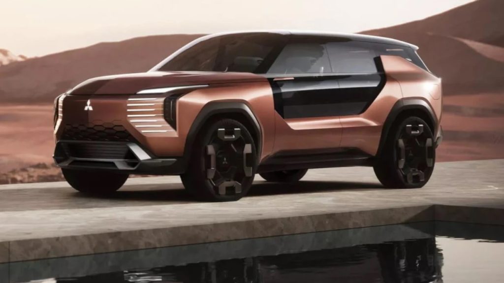 Mitsubishi Elevance: Φουτουριστικό PHEV με τέσσερα μοτέρ