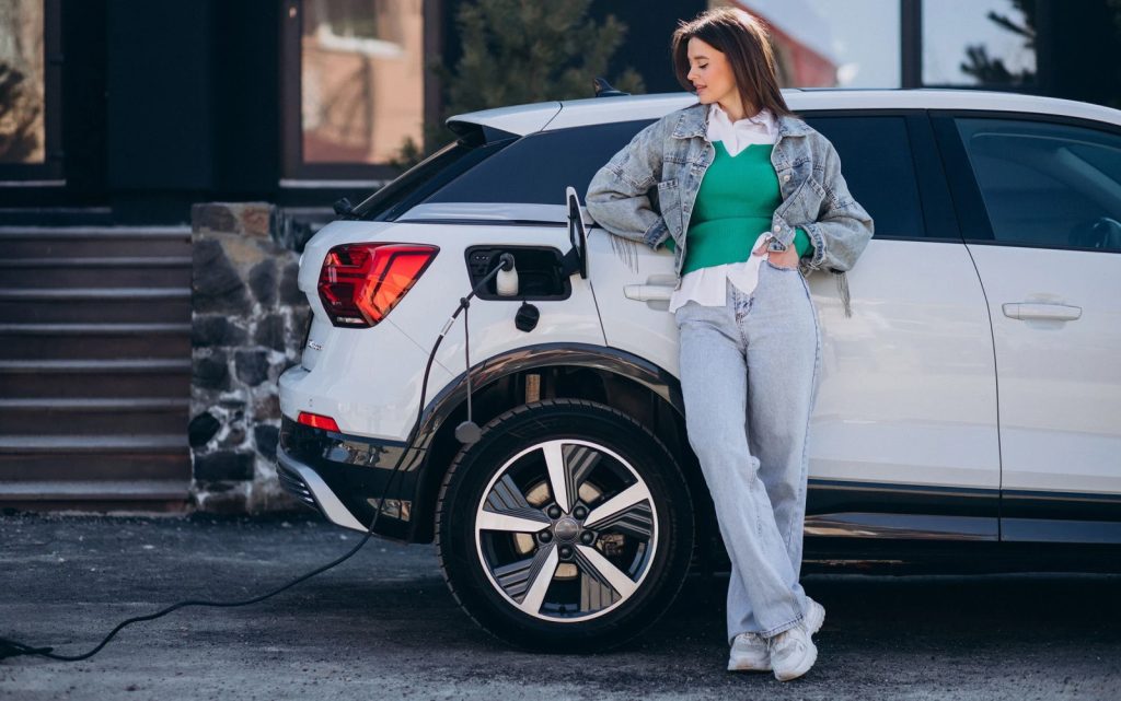 Πάμε προς την υποχρεωτική φόρτιση των PHEV;