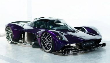 Υπάρχει άνθρωπος που πουλάει Aston Martin Valkyrie Spider «κούτα»