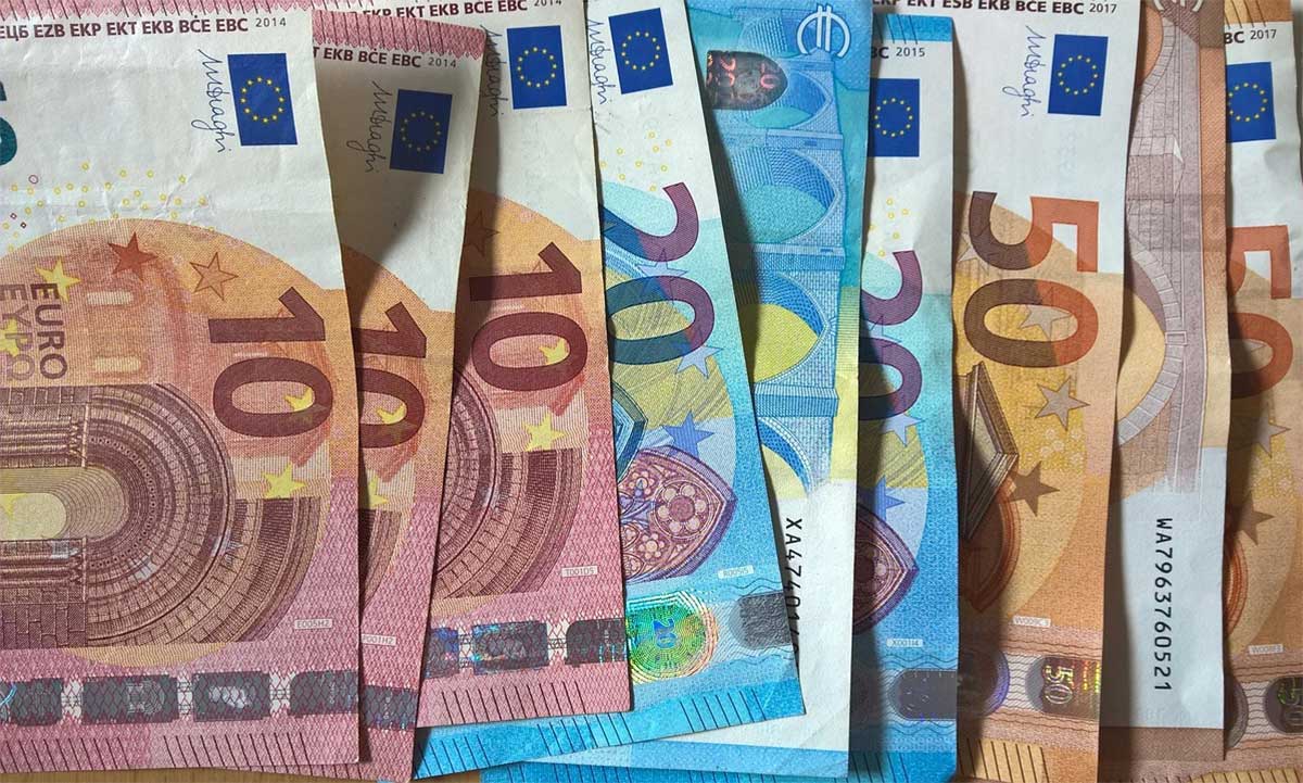 Δείτε πότε θα καταβληθούν το επίδομα των 250 ευρώ στους χαμηλοσυνταξιούχους και η επιστροφή ενοικίου (βίντεο)