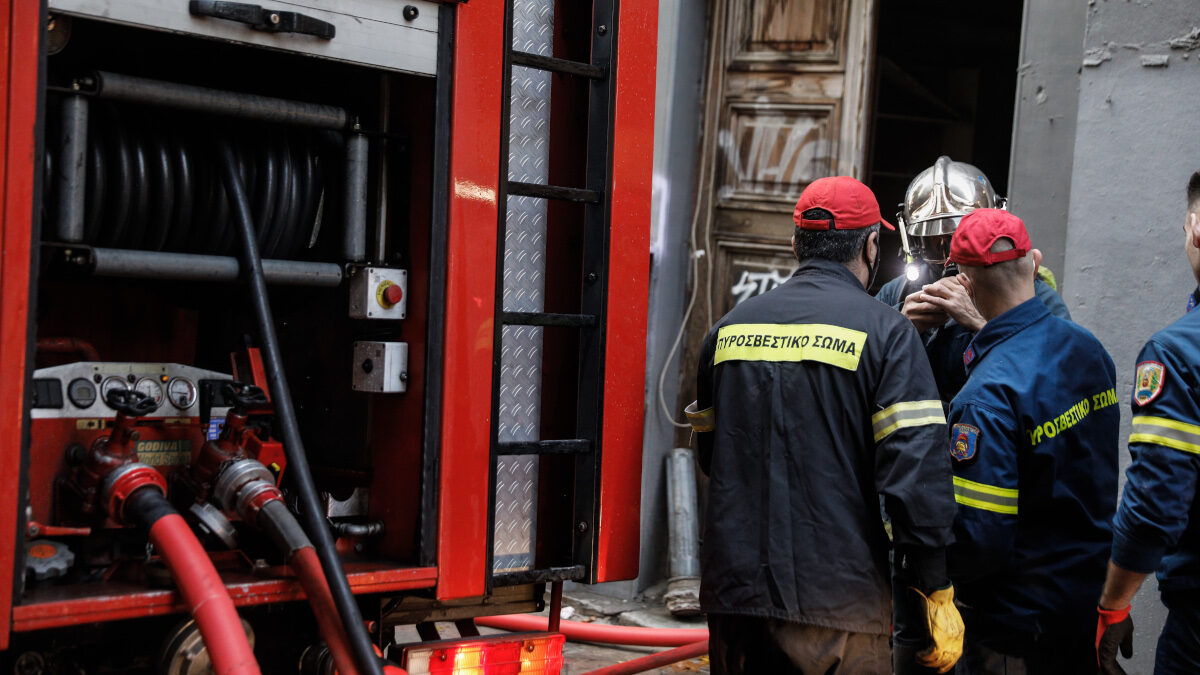 Παλαιό Φάληρο: Φωτιά σε διαμέρισμα – Απεγκλωβίστηκαν δύο ηλικιωμένοι