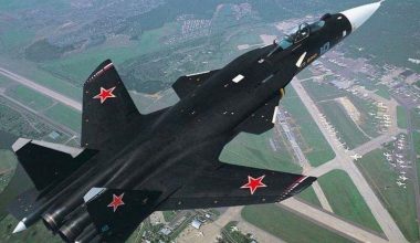 Όταν το Su-47 Berkut πετούσε στους ρωσικούς ουρανούς (βίντεο)