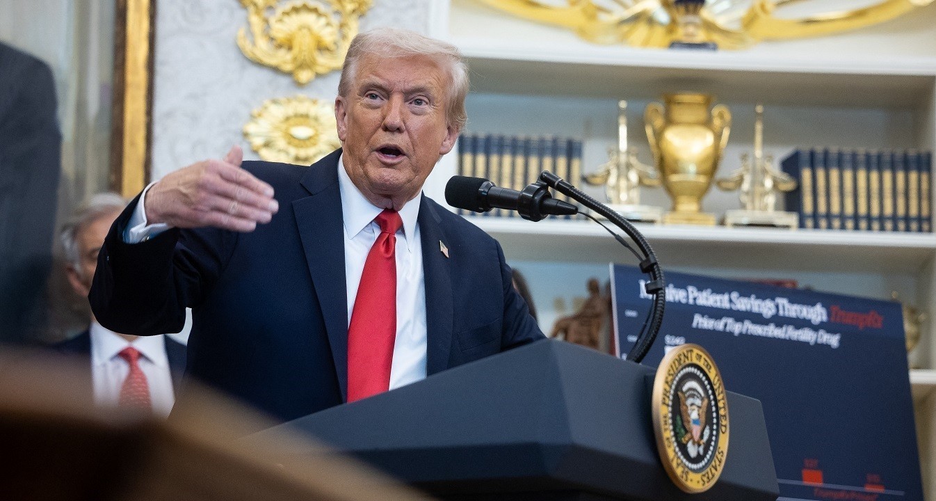 Ν.Τραμπ για Ουκρανία: «Και οι δύο πλευρές είναι εγκλωβισμένες – Μερικές φορές πρέπει να τους αφήνεις να πολεμούν»