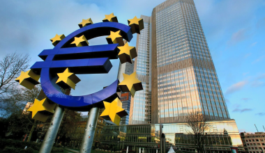 Η ΕΚΤ κράτησε σταθερά τα επιτόκια μετά από τέσσερις μειώσεις μέσα στο 2025