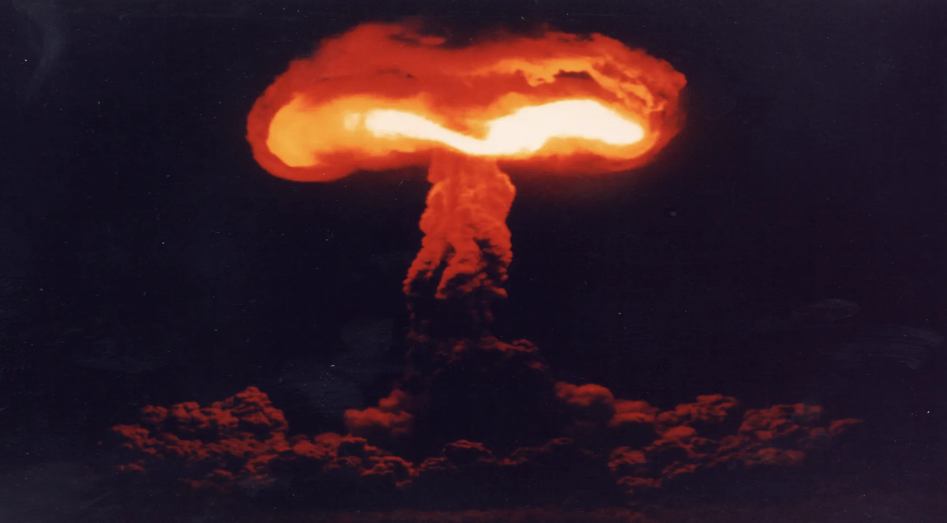 Ο Τραμπ δεν απέκλεισε να γίνουν  υπόγειες δοκιμές πυρηνικών όπλων: «Θα το μάθετε πολύ σύντομα»