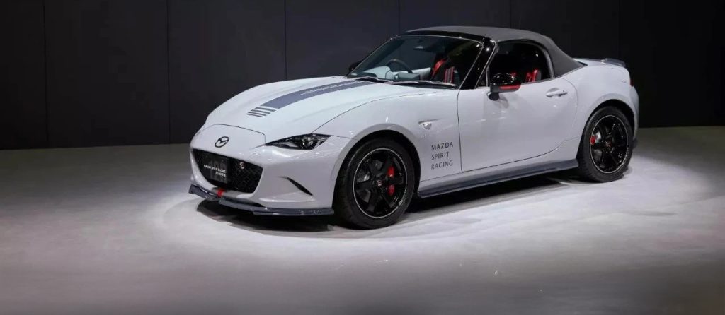 Mazda MX-5 Spirit Racing 12R: 9.300 άτομα πήγαν κουβά