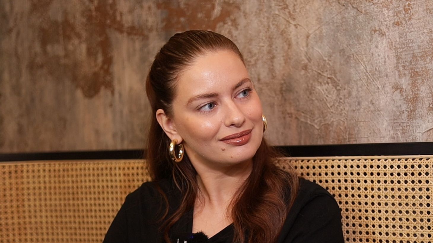 Η Ντόρα Μακρυγιάννη αποκαλύπτει τη δουλειά που άφησε για την υποκριτική (βίντεο)