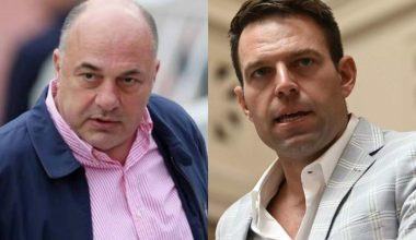 Σ.Κασσελάκης για Α.Μπέο: «Δεν μας νοιάζει τι κάνει στην τουαλέτα του ο απόπατος της κοινωνίας»