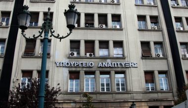 Η απάντηση του υπουργείου Ανάπτυξης στον Χ.Δούκα για τα ηλεκτρικά πατίνια στην Αθήνα