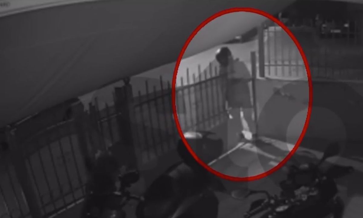 Βίντεο: Η στιγμή που διαρρήκτης κλέβει μηχανάκι στο Χαϊδάρι μέσα σε πέντε δευτερόλεπτα