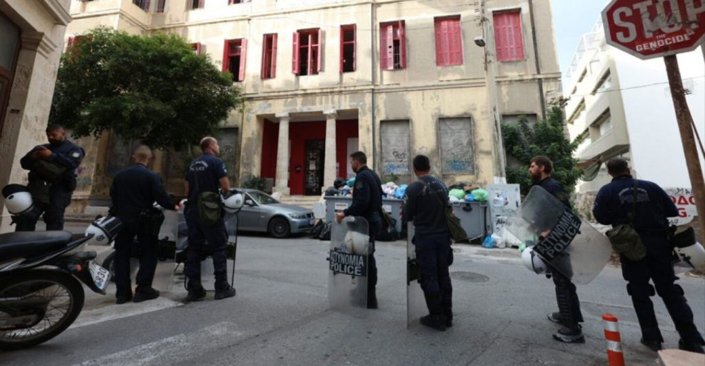 Ταυτοποιήθηκαν έξι από τους δράστες της επίθεσης στον Μ.Βορίδη: Τα «όπλα» που εντόπισε η ΕΛΑΣ – Δείτε φωτογραφίες