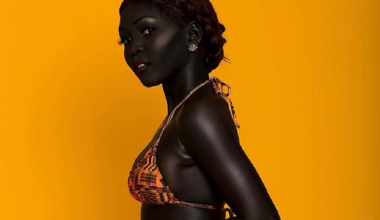 Nyakim Gatwech: Το μοντέλο από το Σουδάν που μπήκε στο βιβλίο των ρεκόρ Γκίνες για το πιο σκούρο δέρμα στον κόσμο!