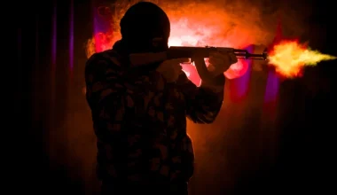 Εκτελέστηκε με ΑΚ-47 ο Γιάννης Λάλας που είχε κατηγορηθεί για τη δολοφονία Καραϊβάζ (upd 2)