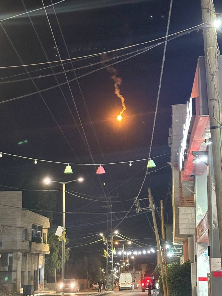 Βίντεο: «Σφαίρες φωτός» πέφτουν στους δρόμους πόλης της Καλιφόρνια – ΑΙ, αλήθεια ή κάποιο άλλο φαινόμενο;