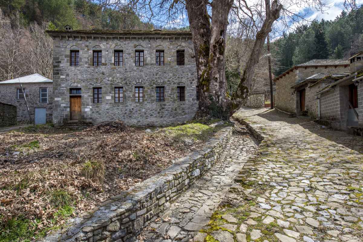 Γαναδιό: Το χωριό στην Κόνιτσα που θα σας εντυπωσιάσει με τα παραδοσιακά πέτρινα σπίτια (φώτο)