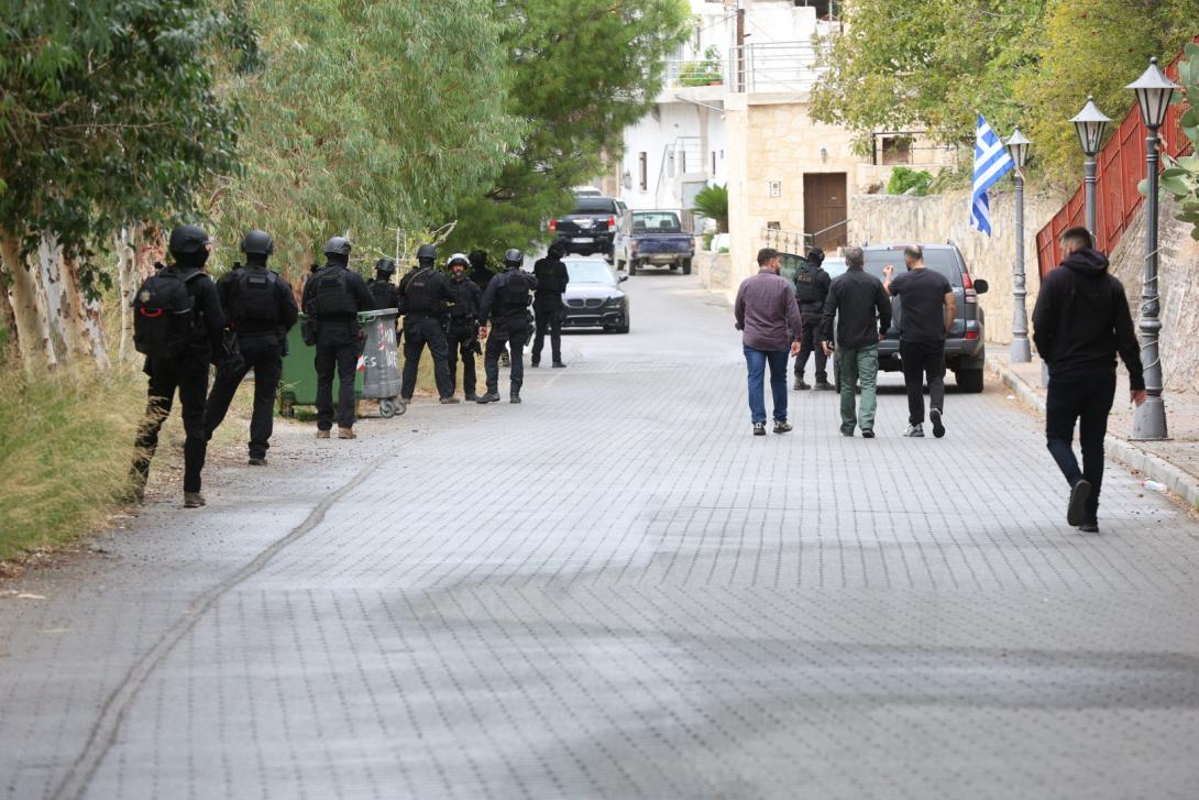 Στο νοσοκομείο Χανίων ήταν νοσηλεύτρια η 55χρονη που έπαθε ανακοπή από τους πυροβολισμούς στα Βορίζια