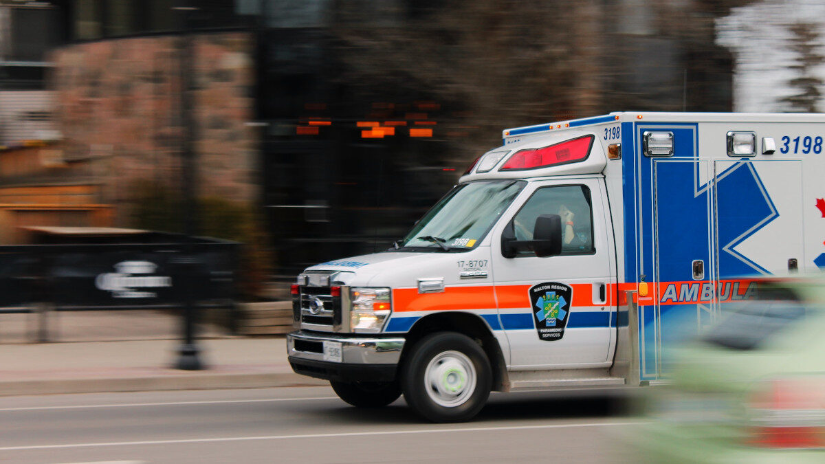 Νέα Υόρκη: Συντριβή μικρού αεροσκάφους δίπλα σε σπίτι – Ένας νεκρός και ένας τραυματίας (βίντεο)