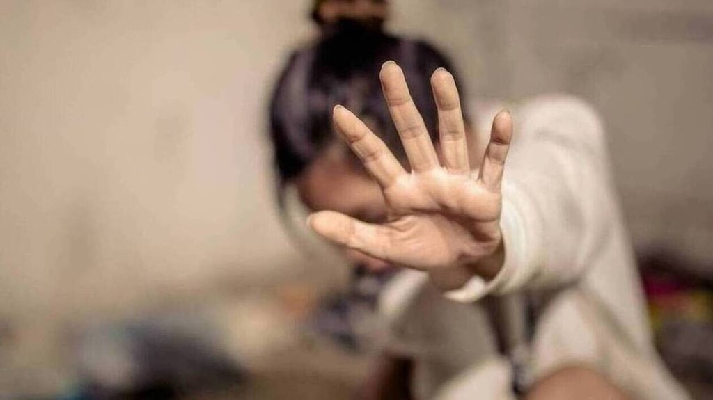 Λαύριο: Προθεσμία να απολογηθεί έλαβε ο 72χρονος προπονητής βόλεϊ που κατηγορείται για ασέλγεια σε ανήλικη