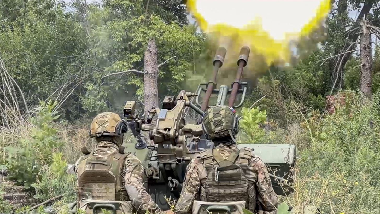 Βίντεο: Η στιγμή που οι ρωσικές δυνάμεις καταστρέφουν δύο ουκρανικά σκάφη στον ποταμό Όσκιλ κοντά στο Κουπιάνσκ