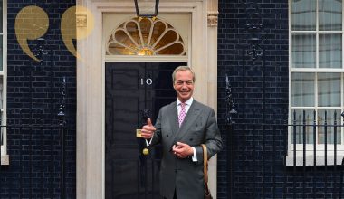 «Προελαύνει» προς την εξουσία  στην Βρετανία ο Νάιτζελ Φάρατζ – Καταρρέουν οι Εργατικοί και οι Συντηρητικοί