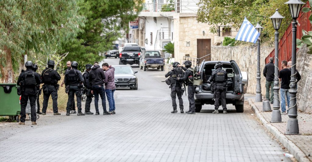 Μακελειό στην Κρήτη: Παίρνει διαστάσεις πολέμου η βεντέτα στα Βορίζια – Ισχυρές δυνάμεις της ΕΛΑΣ στο χωριό
