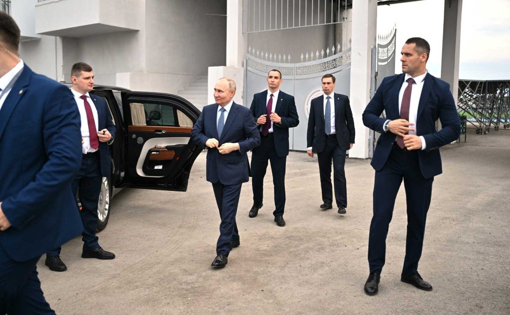 Το «μυστικό» όπλο που κρατούν οι σωματοφύλακες του Πούτιν