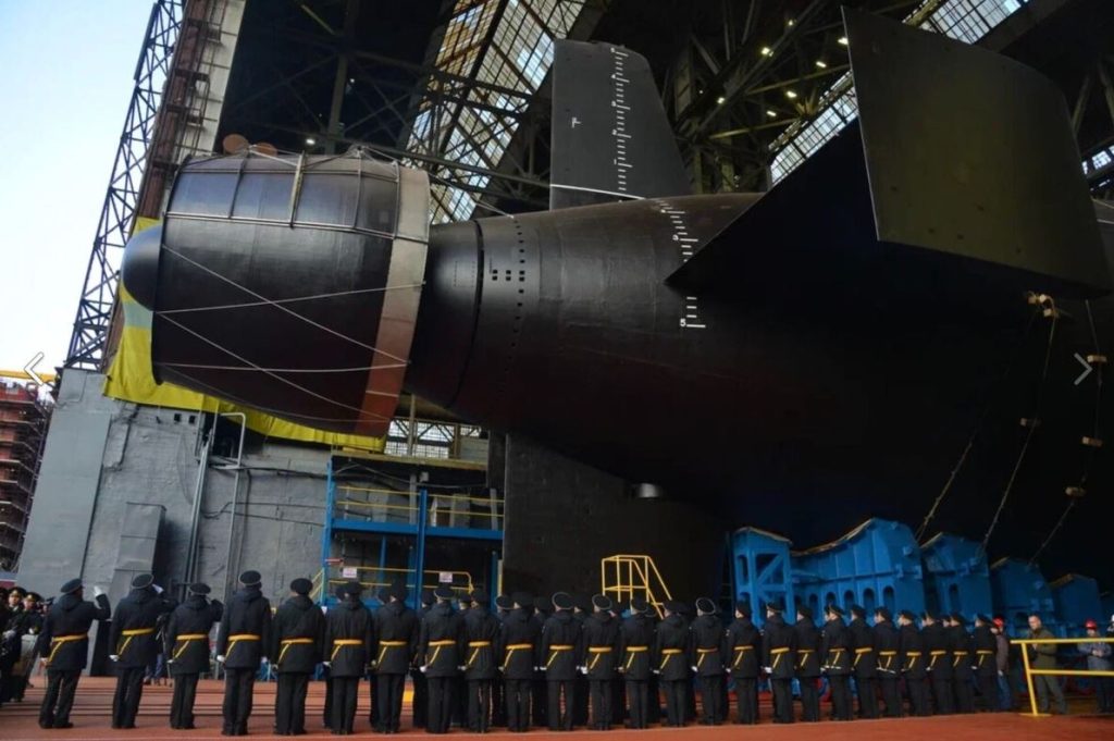 Η Ρωσία καθέλκυσε το πυρηνικό υποβρύχιο «Καμπαρόβσκ»: Θα μεταφέρει το πυρηνικό όπλο «Ποσειδών»