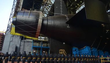 Η Ρωσία καθέλκυσε το πυρηνικό υποβρύχιο «Καμπαρόβσκ»: Θα μεταφέρει το πυρηνικό όπλο «Ποσειδών»