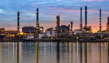 Βουλγαρία: Η φιλοδυτική κυβέρνηση ζητά εξαίρεση από τις κυρώσεις Τραμπ στο ρωσικό πετρέλαιο για να μην πέσει