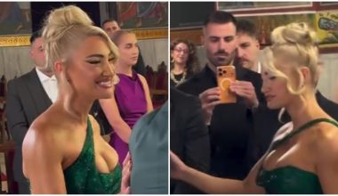 Μαζί με τον σύντροφό της Δ.Σπυριδωνίδη στο γάμο της Σ.Πάσσαρη η Ι.Τούνη – Η στιγμή που την τραβούσε βίντεο