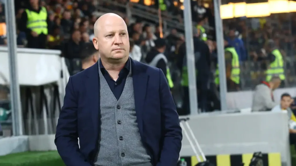 Νίκολιτς μετά την αγχωτική νίκη της ΑΕΚ επι του Παναιτωλικού: «Κάθε δύο λεπτά σταματούσαν το παιχνίδι»