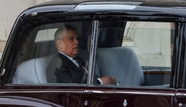 «Νέα ζωή» για τον πρίγκιπα Άντριου: Εγκαθίσταται σε βίλα 10 εκατ. λιρών στο Άμπου Ντάμπι