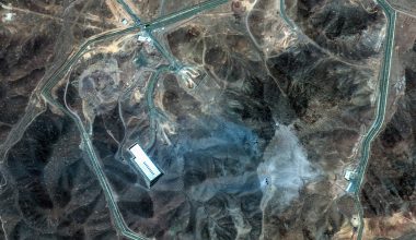 To Ιράν διαβεβαιώνει ότι οι πυρηνικές εγκαταστάσεις που επλήγησαν από το Ισραήλ και τις ΗΠΑ θα ανοικοδομηθούν