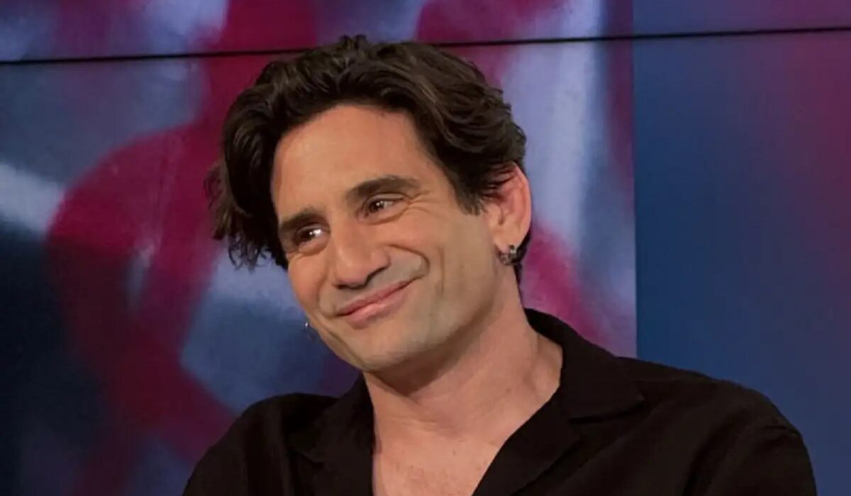 Ο Οδυσσέας Παπασπηλιόπουλος αποκάλυψε την μεγαλύτερη αλλαγή που είδε στη ζωή του όταν έγινε πατέρας (βίντεο)