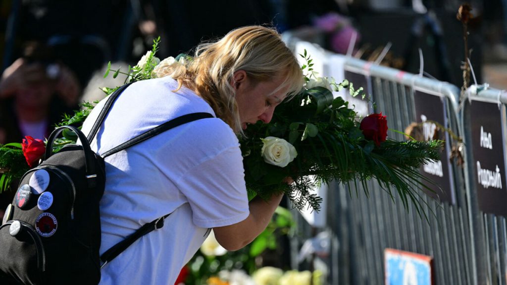 Μητέρα στη Σερβία ξεκινά απεργία πείνας για τον θάνατο του γιου της στο δυστύχημα του Νόβι Σαντ (βίντεο)
