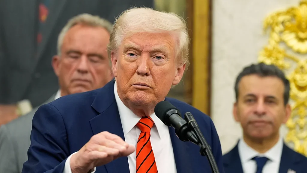 Ν.Τραμπ: «Θα κάνουμε δοκιμές πυρηνικών όπλων όπως κάνουν και άλλες χώρες – Μετρημένες οι μέρες του Ν.Μαδούρο»