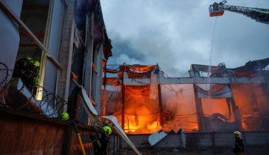 Μαζικοί ρωσικοί βομβαρδισμοί στην Ουκρανία: Oι ουκρανικές δυνάμεις κτύπησαν ρωσικό πετρελαϊκό λιμάνι