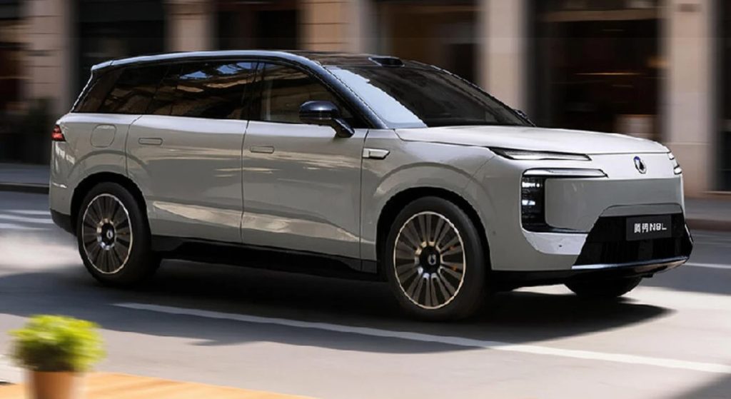 Denza N8L: 6θέσιο PHEV από την BYD με 230 km αυτονομίας