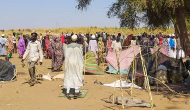 Σουδάν: Ο πρωθυπουργός της χώρας ζητά να ασκηθούν διεθνείς ποινικές διώξεις μετά τις μαζικές σφαγές στην Ελ Φάσερ