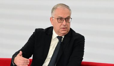 Ο υπουργός Ανάπτυξης ξεκαθαρίζει για ΕΛΤΑ και ενότητα ΝΔ (βίντεο)